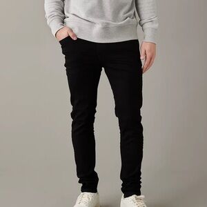 American Eagle Next Level Flex Skinny Jeans in Black. Size 29x32